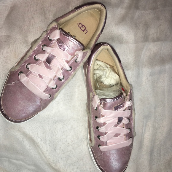 Ugg  👟 - Picture 5 of 8